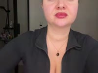 Ik ben hier om te geven wat je nodig hebt - met een lichaam dat smeekt om aangeraakt worden en een verbeelding die geen grenzen kent. Kom spelen en ontdek hoe ver we kunnen gaan...