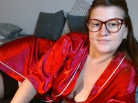A sensual, confident woman who loves flaunting her curves and embracing body worship. She enjoys taking charge and exploring JOY, SPH, discipline, roleplay, and personalized experiences, with special requests welcomed.