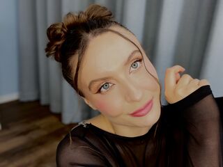 naked camgirl masturbating with vibrator AmelieSkylar