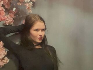 camgirl live porn webcam CharisseChappel