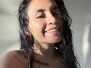 camwhore masturbating with vibrator MarieLima