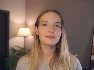beautiful girlcam RessieKaua