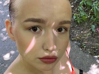 naked girl with webcam masturbating with sextoy SusannahBuffalo