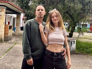 couple nude AndyZuzka