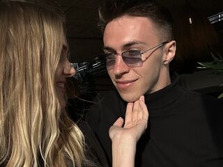 naughty cam girl sucking cock DavidAndJuli