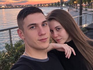 naked cam girl giving blowjob LukasAndAnya
