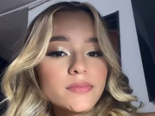 beautiful camgirl AaishaCollin