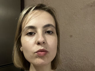 cam show AdalineShay