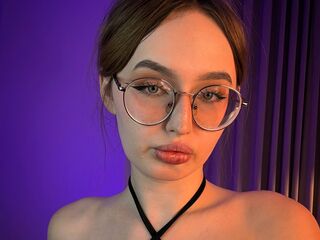 naked camgirl masturbating with vibrator AdeLuna