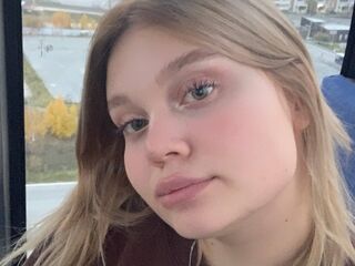 webcam babe chatroom AdeleBaile