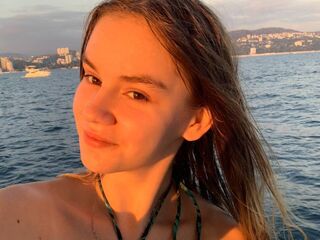 naked girl with webcam fingering pussy AgnesShy