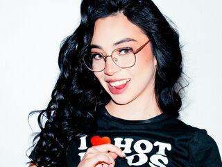 camslut showing pussy AlanaColin