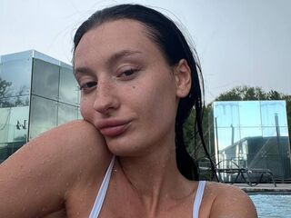 cam girl chatroom AliceLewandovski