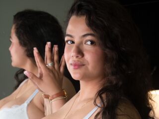 live webcam performer AliceMorellli