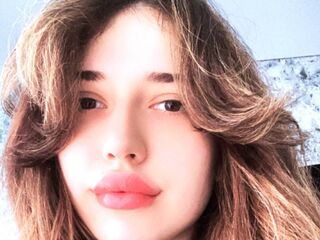 live teaser cam AliceTrisavya