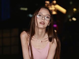 camslut showing pussy AlinaSolikina