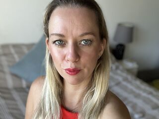 naughty camgirl AmindaRobin