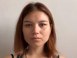 naughty camgirl masturbating AndreThreat