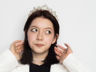 topless webcam girl ArielleTewell