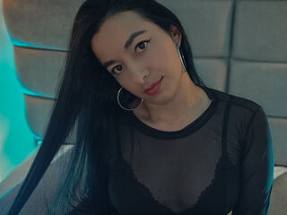 topless camgirl AryaHilton