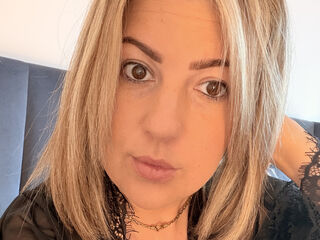 sex show online BelleWarick