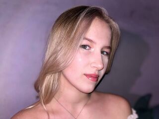 naked cam girl masturbating BettyKirsy