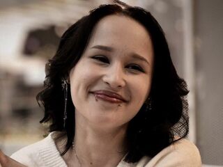 camgirl fingering bald pussy BrandieOcasio