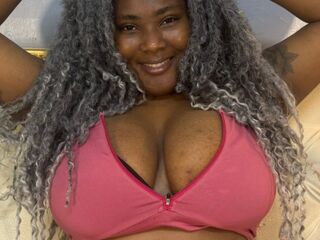 girl showing pussy BriankaGema