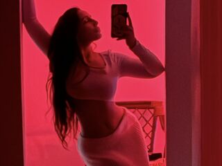 camgirl playing with dildo BrielleAurora