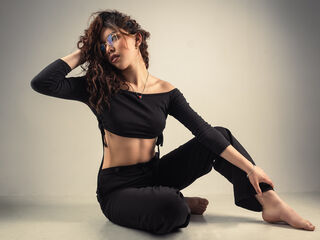 camslut topless ChloeSteele