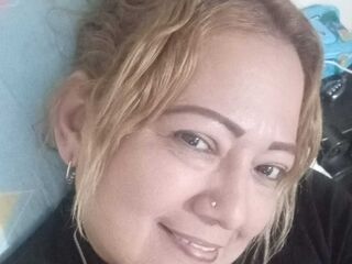 naked cam girl masturbating with vibrator ClauSilver