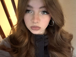 camgirl masturbating with sextoy CrystalReed