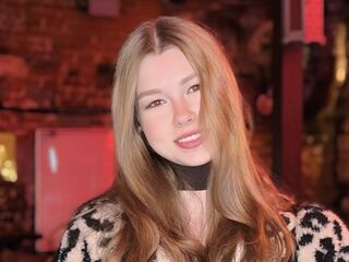 cam strip tease DainaThroneberry