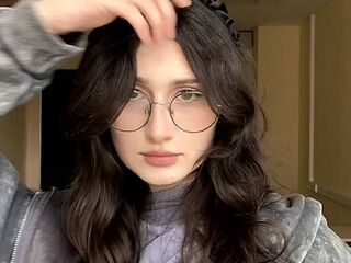 beautiful camgirl DianneBrowie