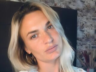 camgirl chat room EllieMaryn