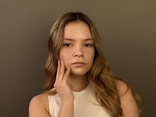 shaved pussy webcam ElmerRoche