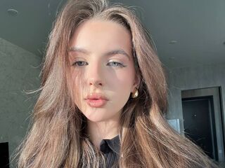 girl ElsaCarterr