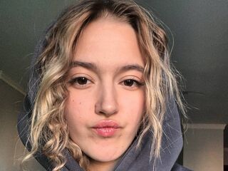 naked webcam girl photo ElwynaBrindle