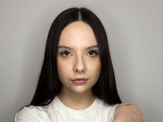 camwhore fingering pussy EmikoTriana