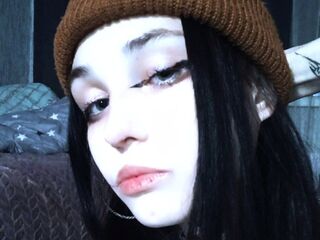 shaved pussy webcam EvelynHarris