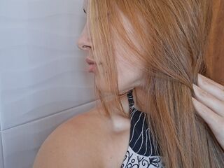 cam girl playing with dildo FlorAnderson