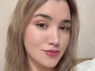 cam girl playing with sextoy GertrudisOsofsky