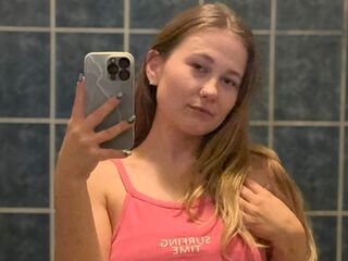 camslut fingering wet pussy GlossyMonica