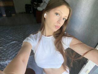naughty camgirl masturbating with vibrator GriselBucaram