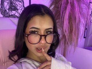 live webcam performer HaileySimson