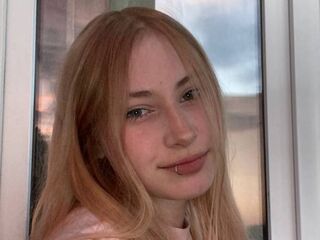 fingering webcamgirl HelaineSchecter