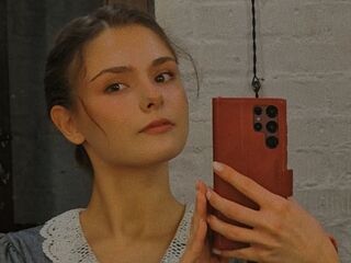 hot cam girl masturbating with vibrator HelenaBerkheimer