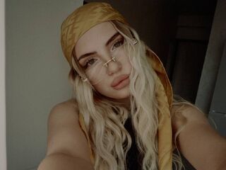 naked girl with webcam fingering pussy JessieFord