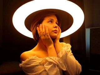 camwhore fingering shaved pussy JoslynDelmolino