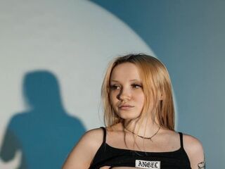 free webcam chatroom JoyceHoward